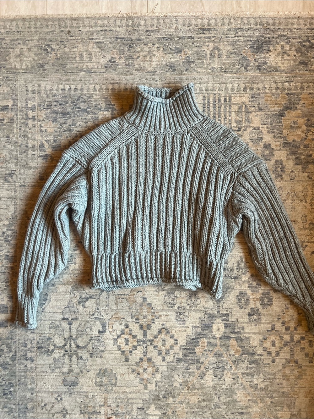 Cropped Ribbed Turtleneck Sweater - Grey